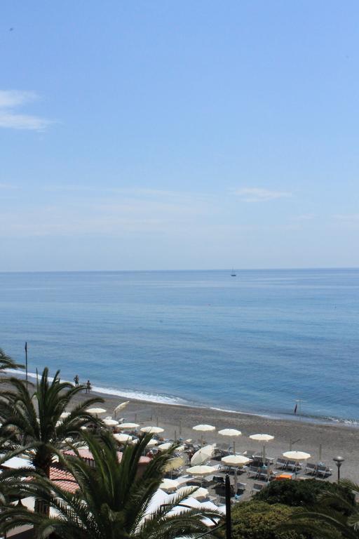 Hotel Lido Pietra Ligure Exterior foto