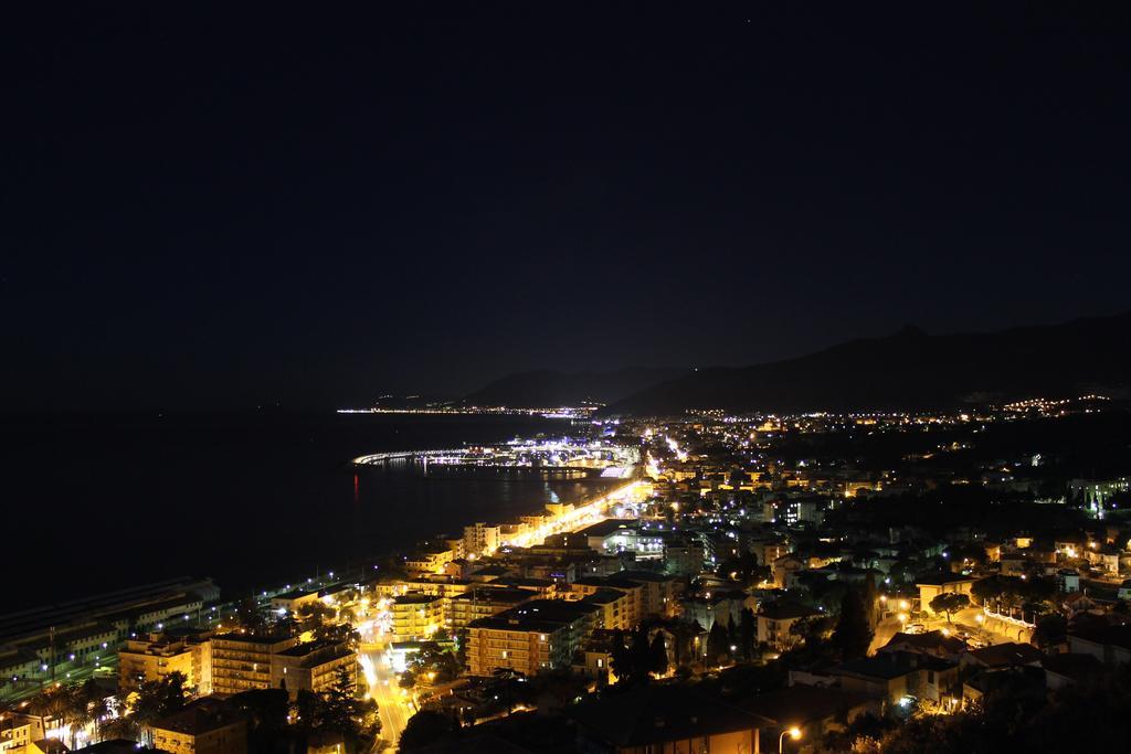 Hotel Lido Pietra Ligure Exterior foto
